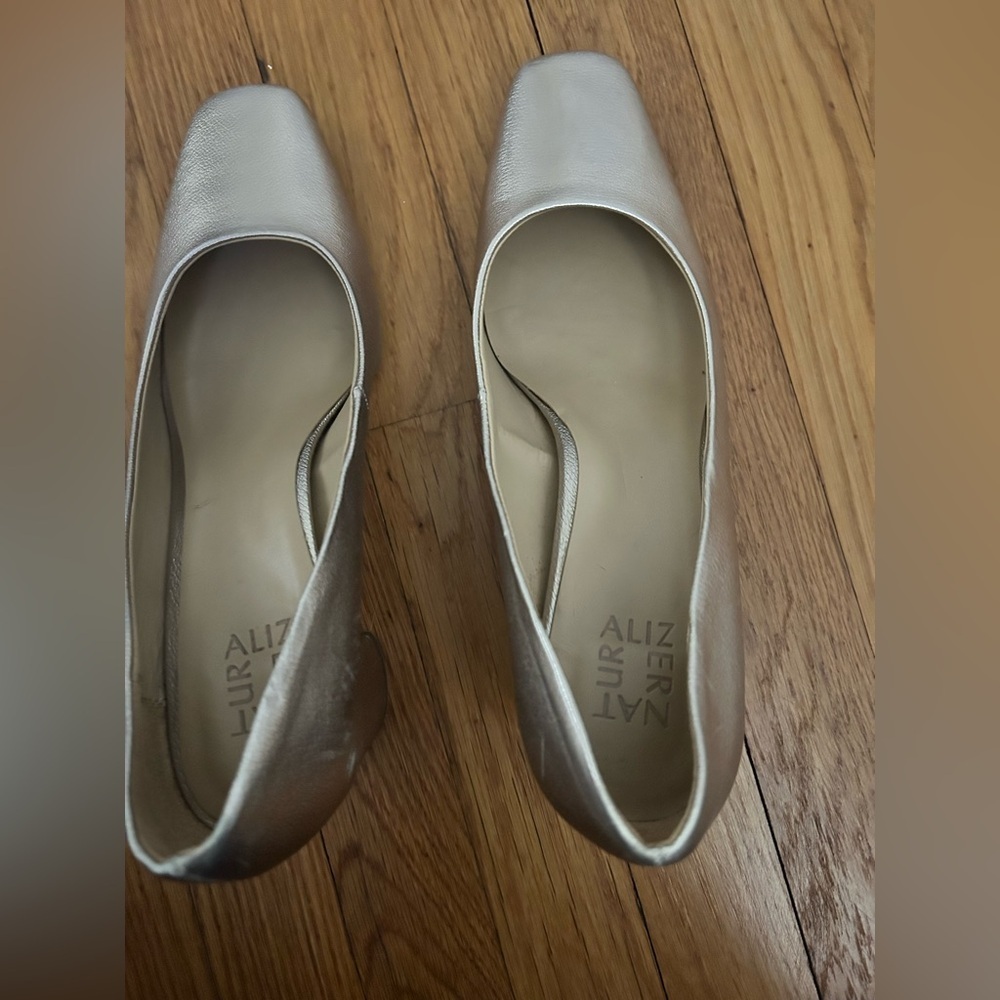 Naturalizer Heels Size 11 - Picture 12 of 14